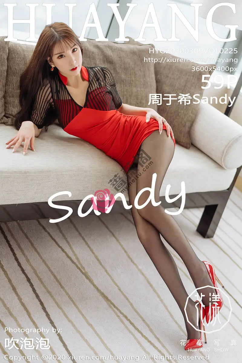 [HuaYang花漾] Vol.225 女神周于希Sandy艳红短裙配无内黑丝半脱露火辣身材诱惑写真-蔷薇阁