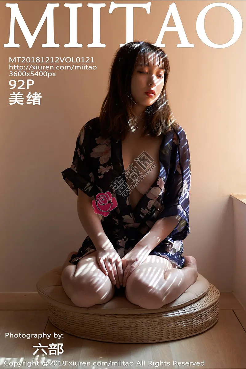 [MiiTao蜜桃社] Vol.121 嫩模美绪私房真空开背毛衣露豪乳翘臀大尺度撩人诱惑写真-蔷薇阁