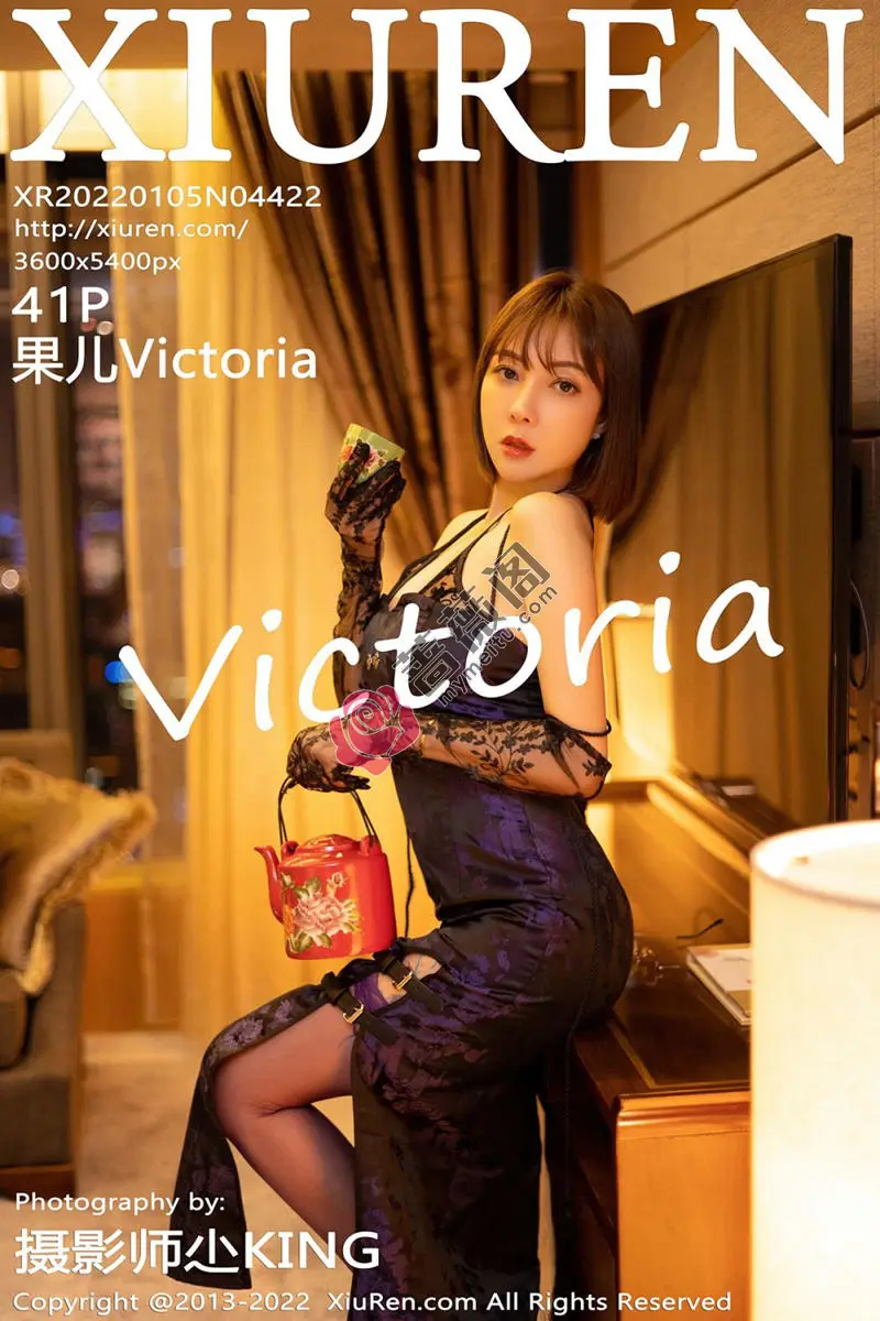 [XiuRen秀人网] No.4422 御姐果儿Victoria青海旅拍脱黑色长裙真空露豪乳遮点诱惑写真-蔷薇阁