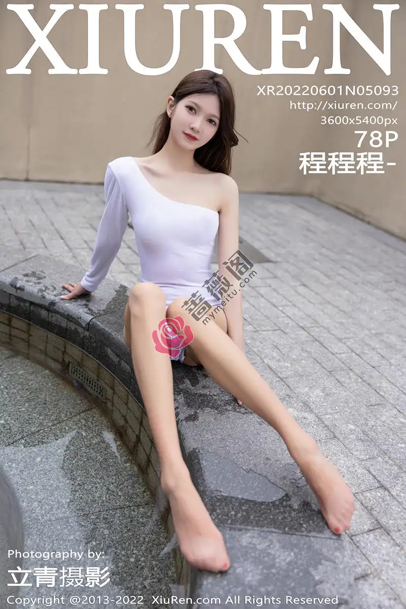 [XiuRen秀人网] No.5093 模特程程程厦门旅拍半脱露白色轻透收身衣配开档肉丝诱惑写真-蔷薇阁