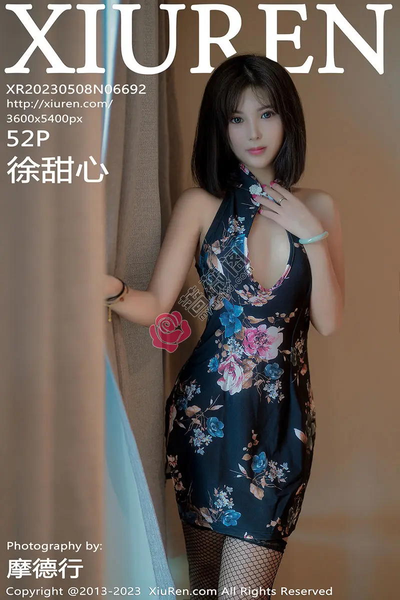 [XiuRen秀人网] No.6692 模特徐甜心性感深色带图案旗袍半撩露黑色丁字裤秀翘臀诱惑写真 - 蔷薇阁-蔷薇阁