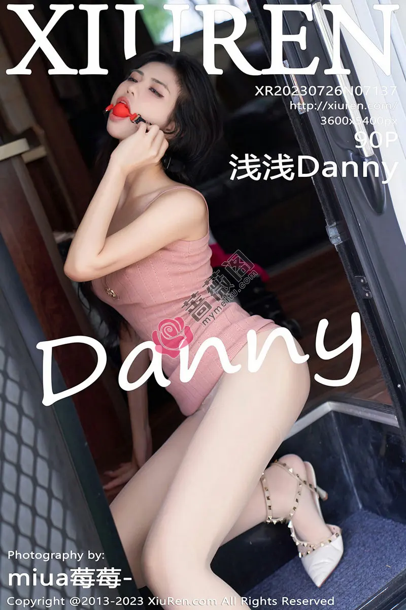[XiuRen秀人网] No.7137 模特浅浅Danny性感粉色连衣裙配开档肉丝秀丰腴身姿诱惑写真-蔷薇阁