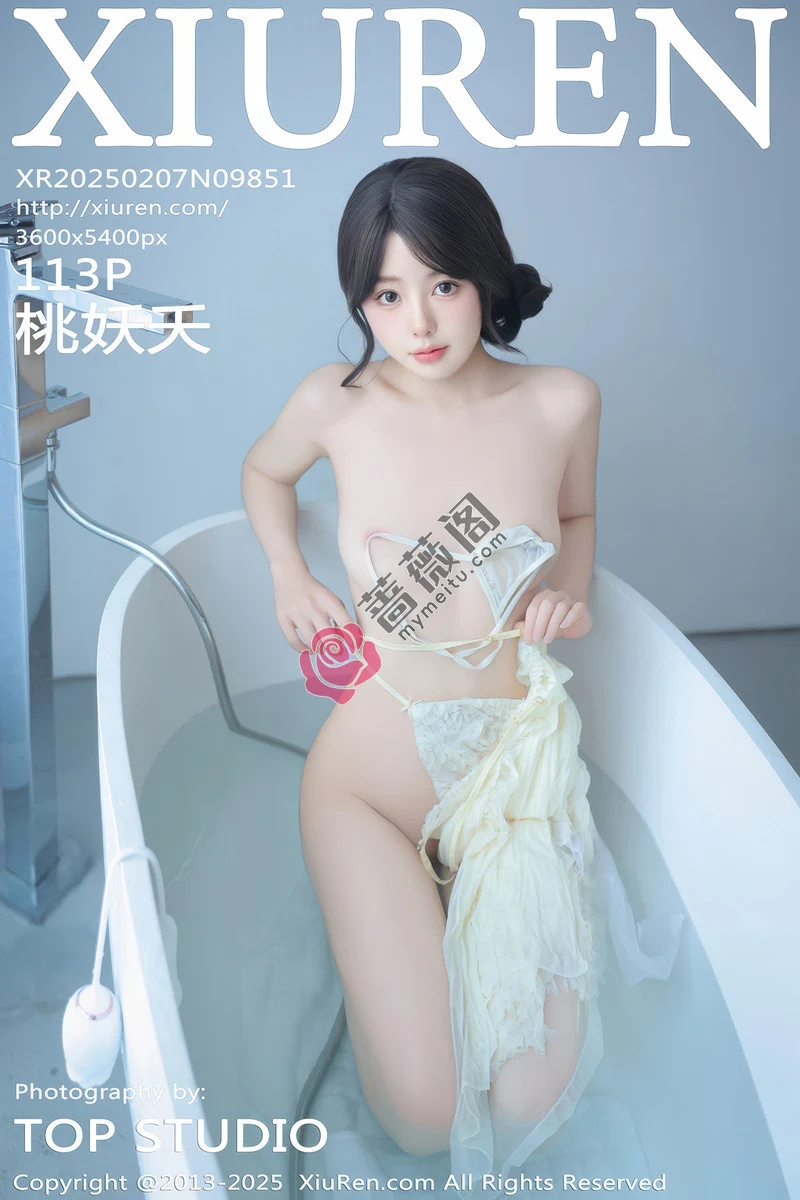 [XiuRen秀人网] NO.9851 模特桃妖夭浴室性感浅色连衣短裙配白丝袜湿身秀惹火身材诱惑写真-蔷薇阁