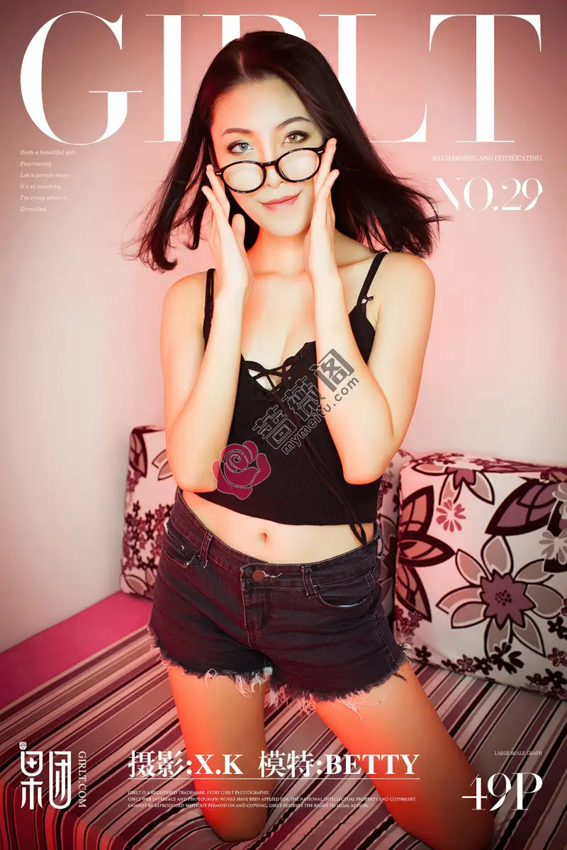 [Girlt果团网] TG.029 新人嫩模Betty居家性感黑色内衣秀完美曲线双色美瞳诱惑写真-蔷薇阁