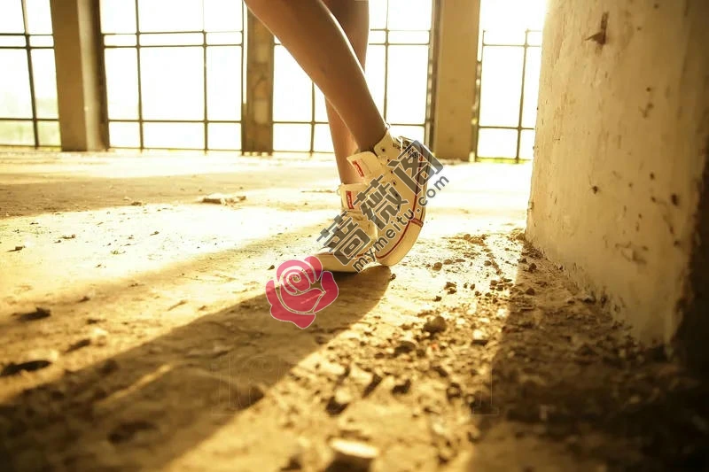 [AISS爱丝] 钻石会员 神秘系列 T005 2015.07.28 人工操作少女 [66P-103MB]-蔷薇阁