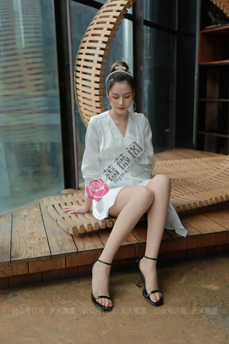 [IESS异思趣向] 2021.05.10 丝享家 800 九妹 法式连衣裙 [90P-120MB] - 蔷薇阁-蔷薇阁