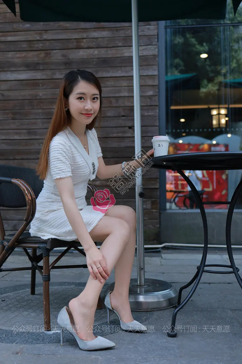 [IESS异思趣向] 2021.05.25 丝享家 814 小婕 肉丝白裙俏佳人 [79P-125MB] - 蔷薇阁-蔷薇阁