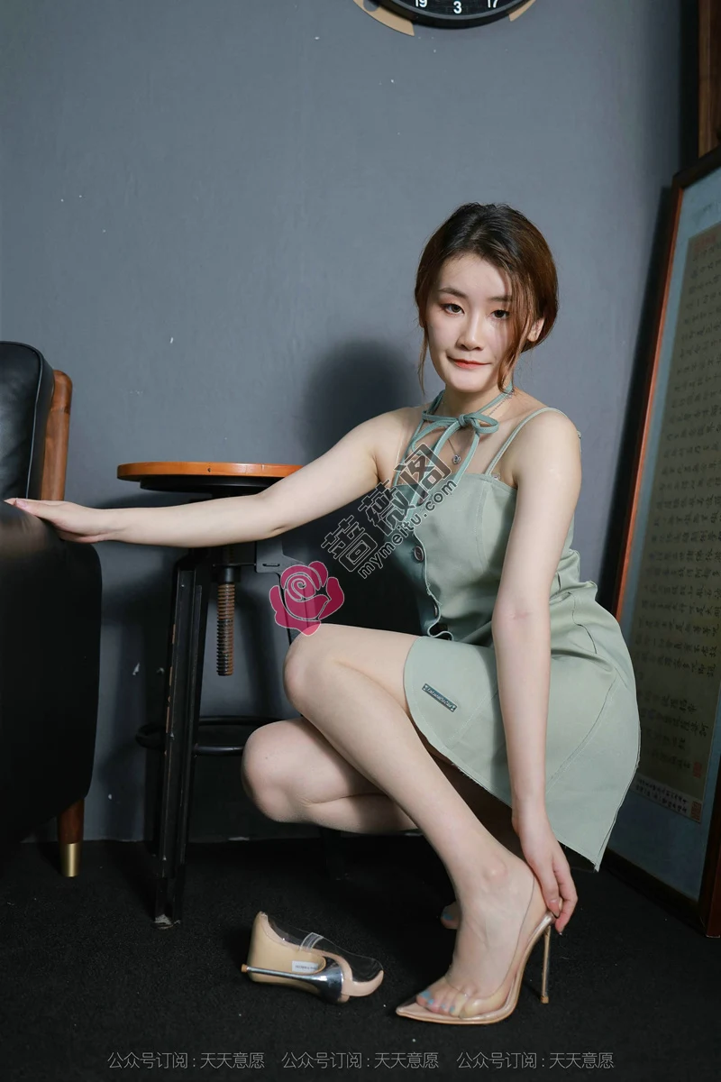 [IESS异思趣向] 2021.09.21 丝享家 925 紫薇 淡绿短裙 [90P-104MB] - 蔷薇阁-蔷薇阁