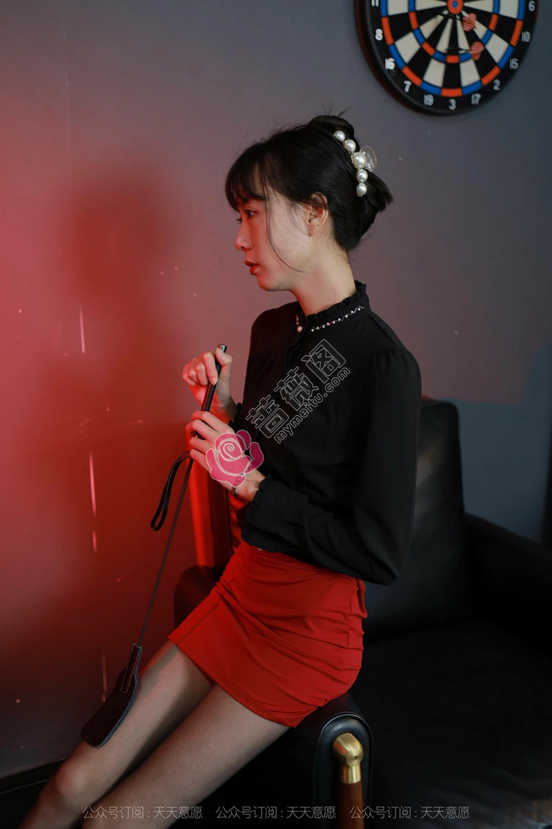 [IESS异思趣向] 2021.10.27 丝享家 959 团团 姓感红与黑 [95P-145MB] - 蔷薇阁-蔷薇阁