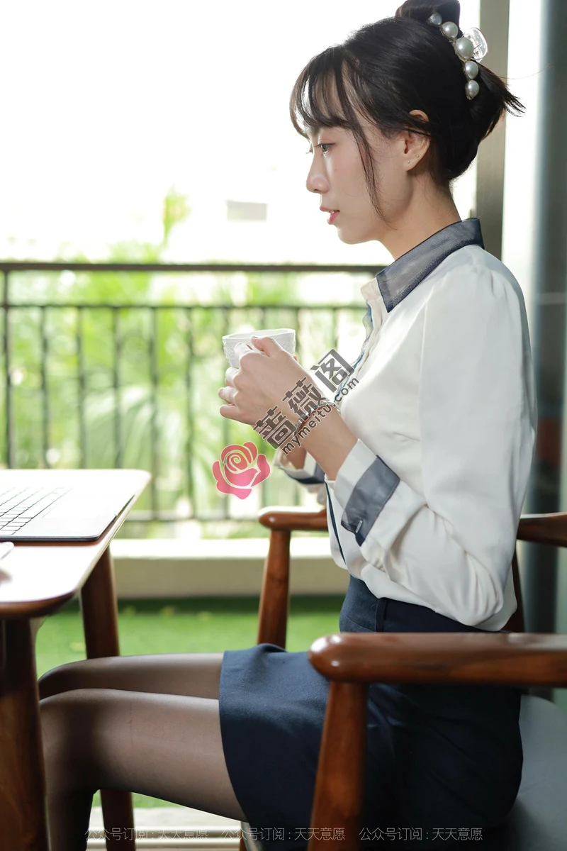 [IESS异思趣向] 2021.11.14 丝享家 974 团团 长腿打字员 [99P-127MB] - 蔷薇阁-蔷薇阁