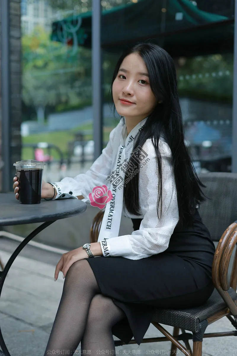 [IESS异思趣向] 2022.02.11 丝享家 1002 婉萍 性感OL窄裙 [90P-104MB] - 蔷薇阁-蔷薇阁