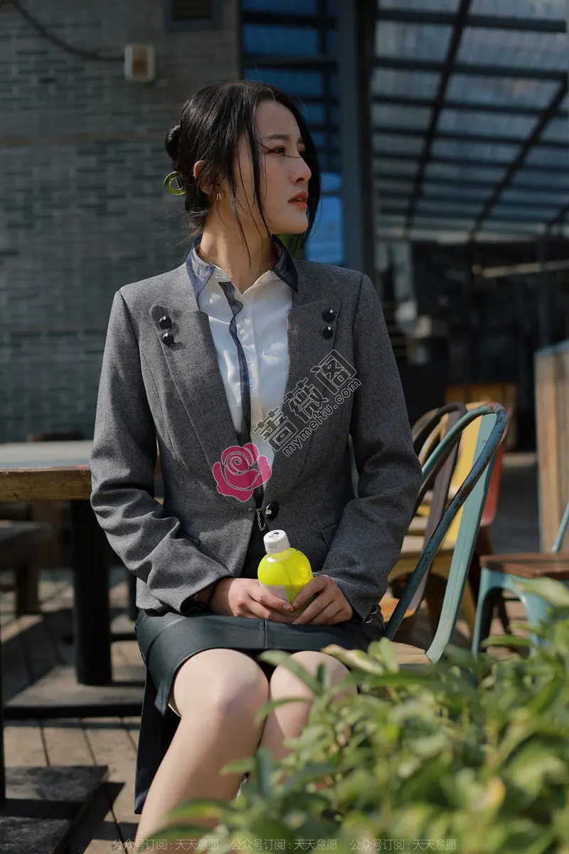 [IESS异思趣向] 2022.04.22 丝享家 1067 婉萍 转角遇见她 [80P-127MB]-蔷薇阁