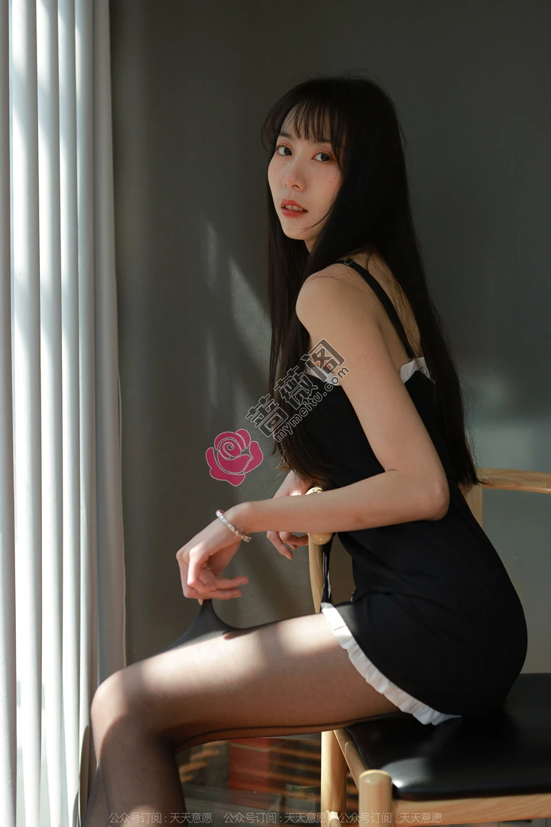 [IESS异思趣向] 2022.05.10 丝享家 1084 团团 黑丝闪闪 [89P-128MB] - 蔷薇阁-蔷薇阁