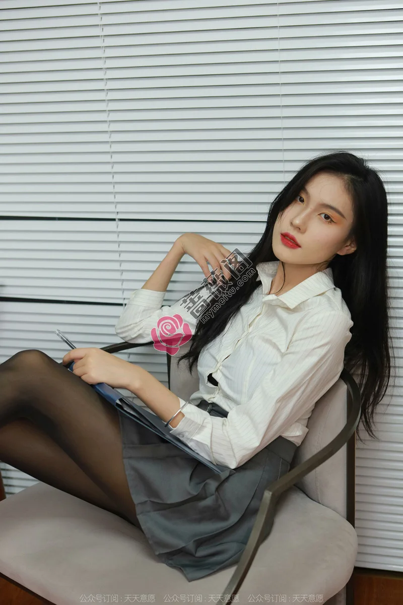 [IESS异思趣向] 2022.11.04 丝享家 1258 胆胆 红色高跟鞋 [95P-164MB]-蔷薇阁