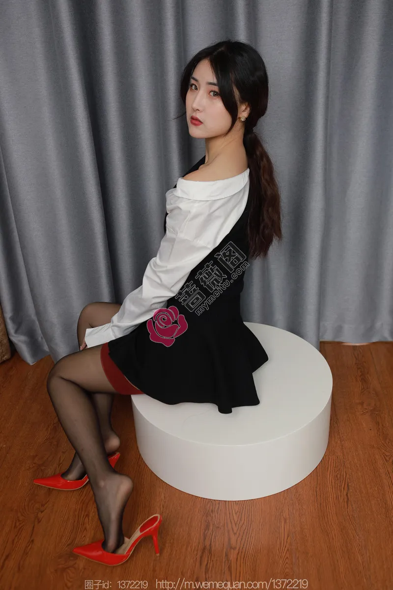 [IESS异思趣向] 2023.02.10 丝享家 1357 小宝 吊带情节 [89P-110MB] - 蔷薇阁-蔷薇阁