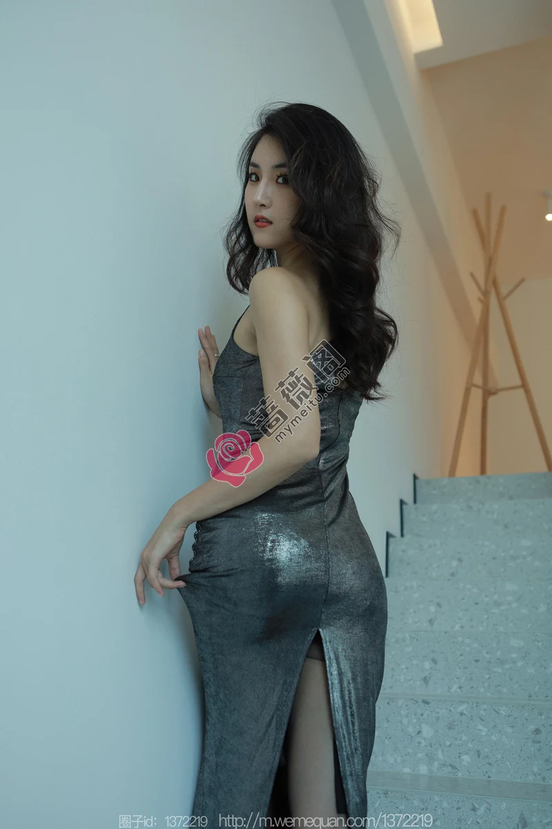 [IESS异思趣向] 2023.06.29 丝享家 1467 小宝 液体金属裙 [80P-86MB]-蔷薇阁