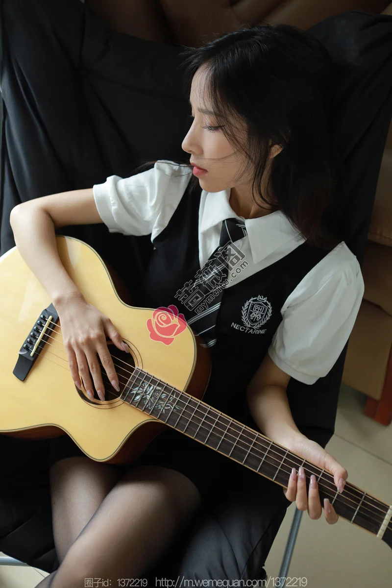 [IESS异思趣向] 2023.07.09 丝享家 1475 美子 弹弹吉他 [87P-80MB] - 蔷薇阁-蔷薇阁