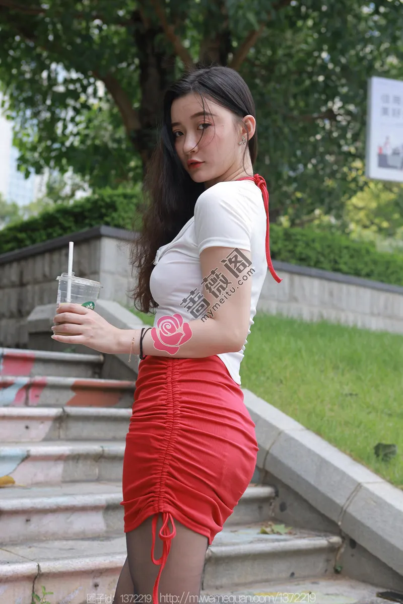 [IESS异思趣向] 2023.08.01 丝享家 1495 秋秋 可爱型的玉姐 [84P-117MB]-蔷薇阁