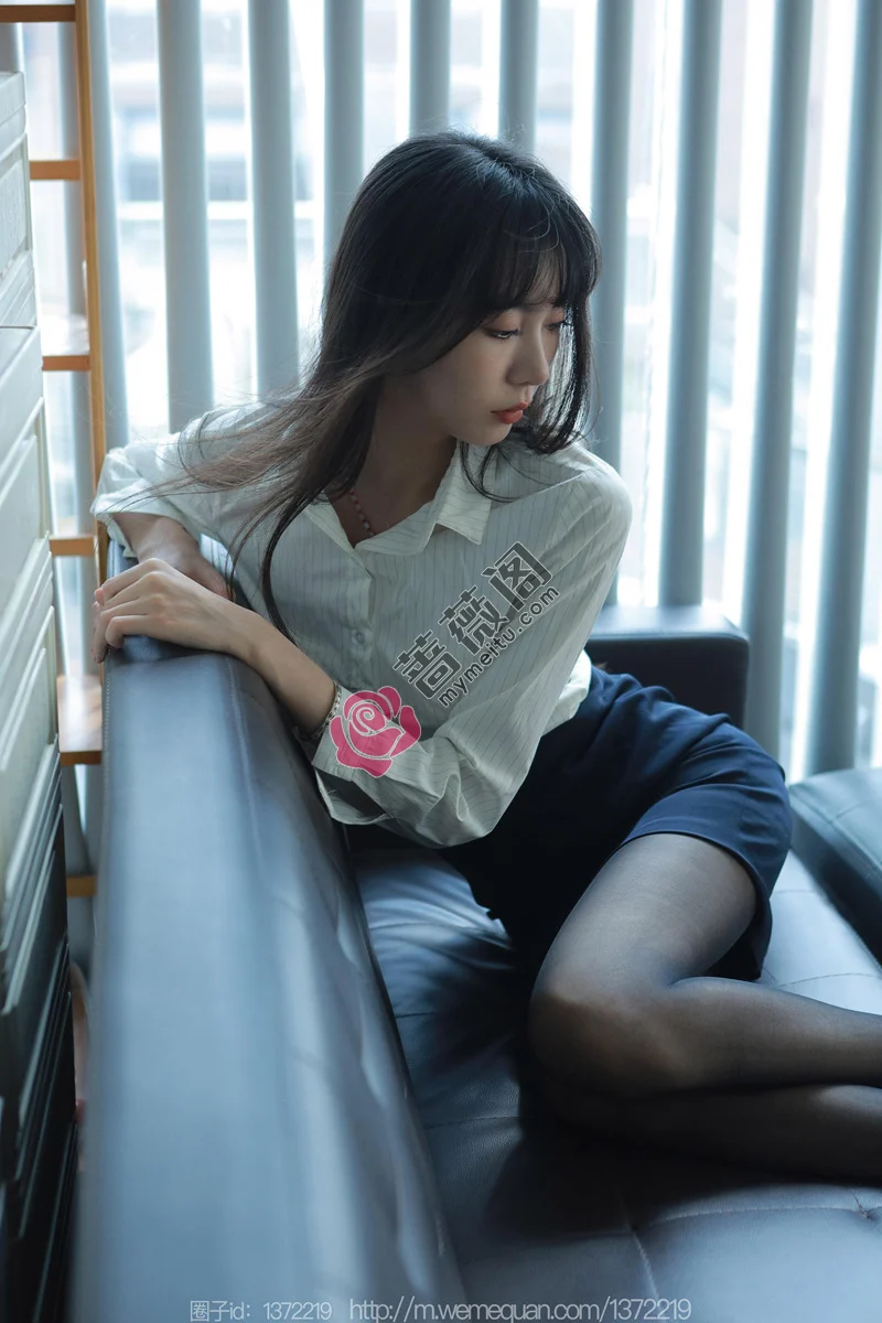 [IESS异思趣向] 2023.08.06 丝享家 1499 团团 光影交错 [84P-90MB] - 蔷薇阁-蔷薇阁