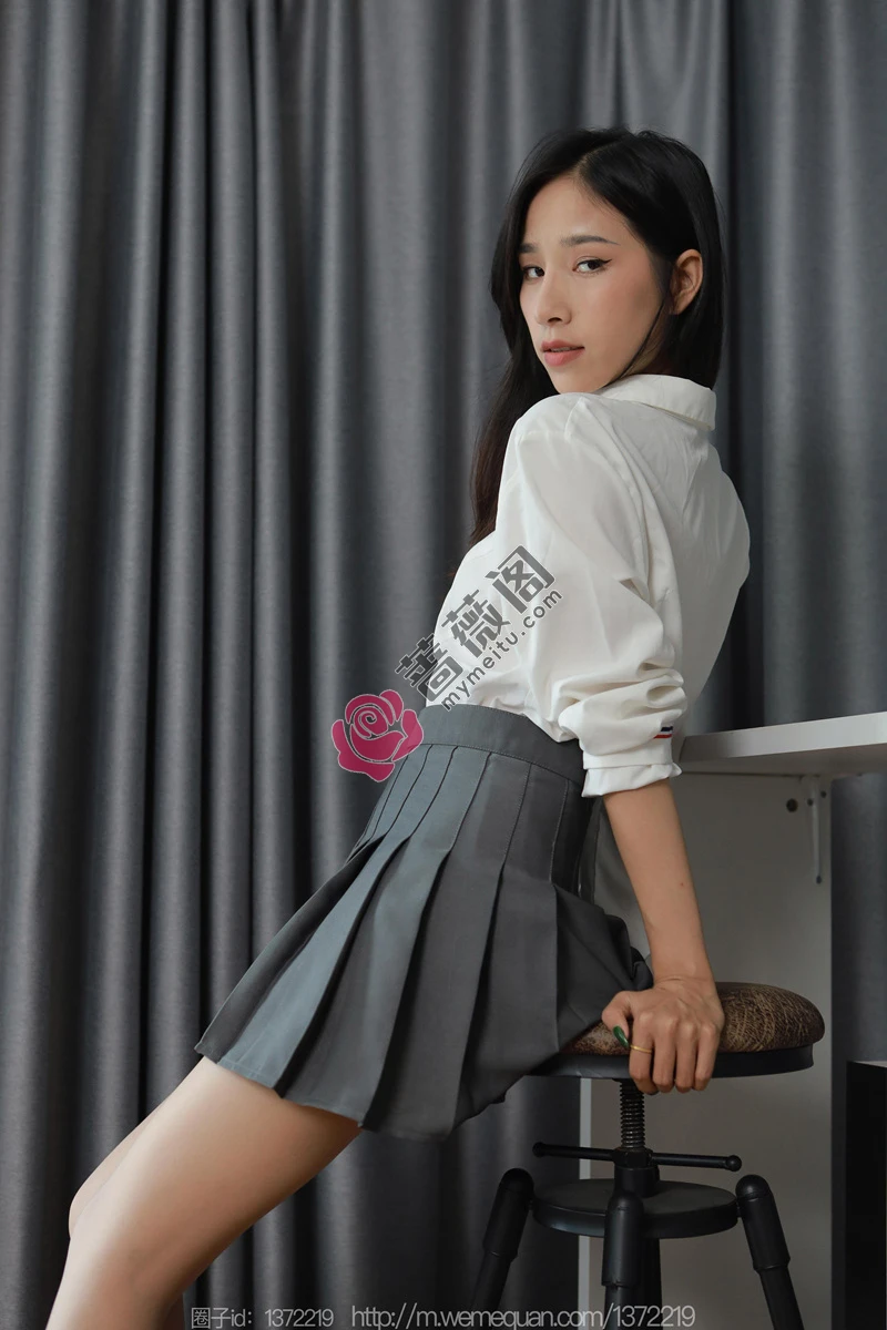 [IESS异思趣向] 2023.08.29 丝享家 1519 美子 俏皮百褶裙 [86P-86MB] - 蔷薇阁-蔷薇阁