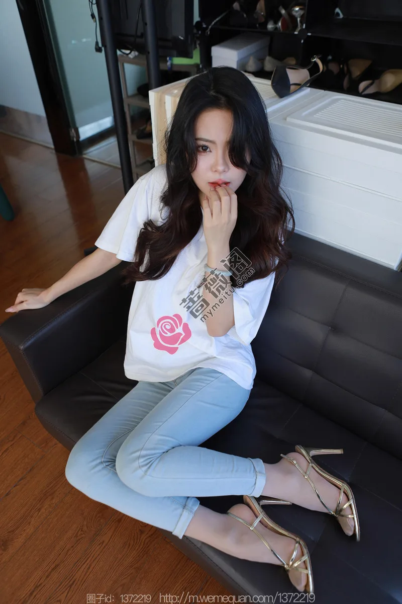 [IESS异思趣向] 2023.09.04 丝享家 1524 兔兔 白T牛仔裤里丝 [87P-83MB]-蔷薇阁