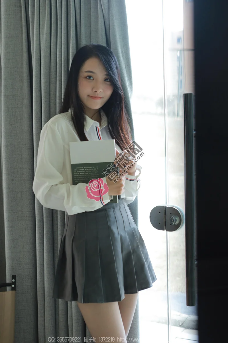 [IESS异思趣向] 2023.10.05 丝享家 1551 婉萍 爱看书的女人 [84P-80MB] - 蔷薇阁-蔷薇阁