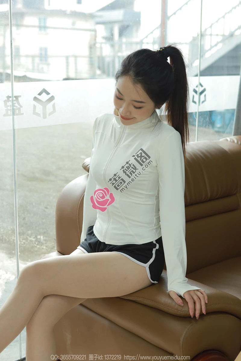 [IESS异思趣向] 2023.10.31 丝享家 1573 小婕 运动热裤 [89P-74MB] - 蔷薇阁-蔷薇阁