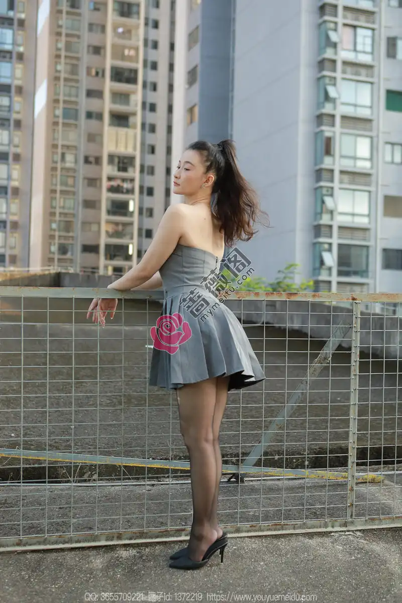 [IESS异思趣向] 2023.11.01 丝享家 1574 秋秋 灰色小礼裙 [78P-100MB]-蔷薇阁