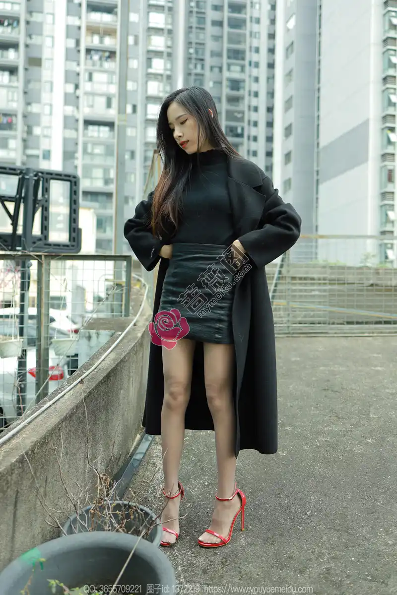 [IESS异思趣向] 2023.12.06 丝享家 1604 美子 黑衣园丁 [81P-95MB]-蔷薇阁