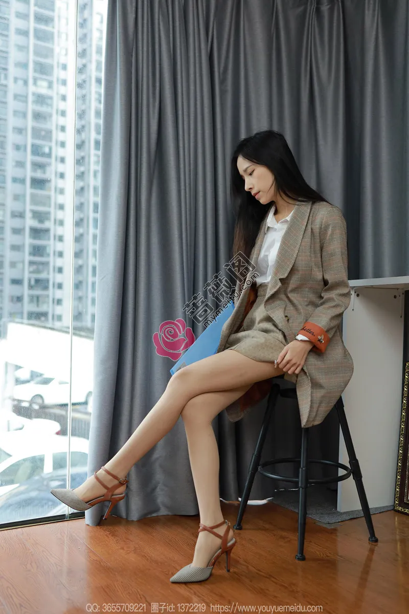 [IESS异思趣向] 2024.02.13 丝享家 1663 美子 闪亮美甲 [88P-91MB] - 蔷薇阁-蔷薇阁