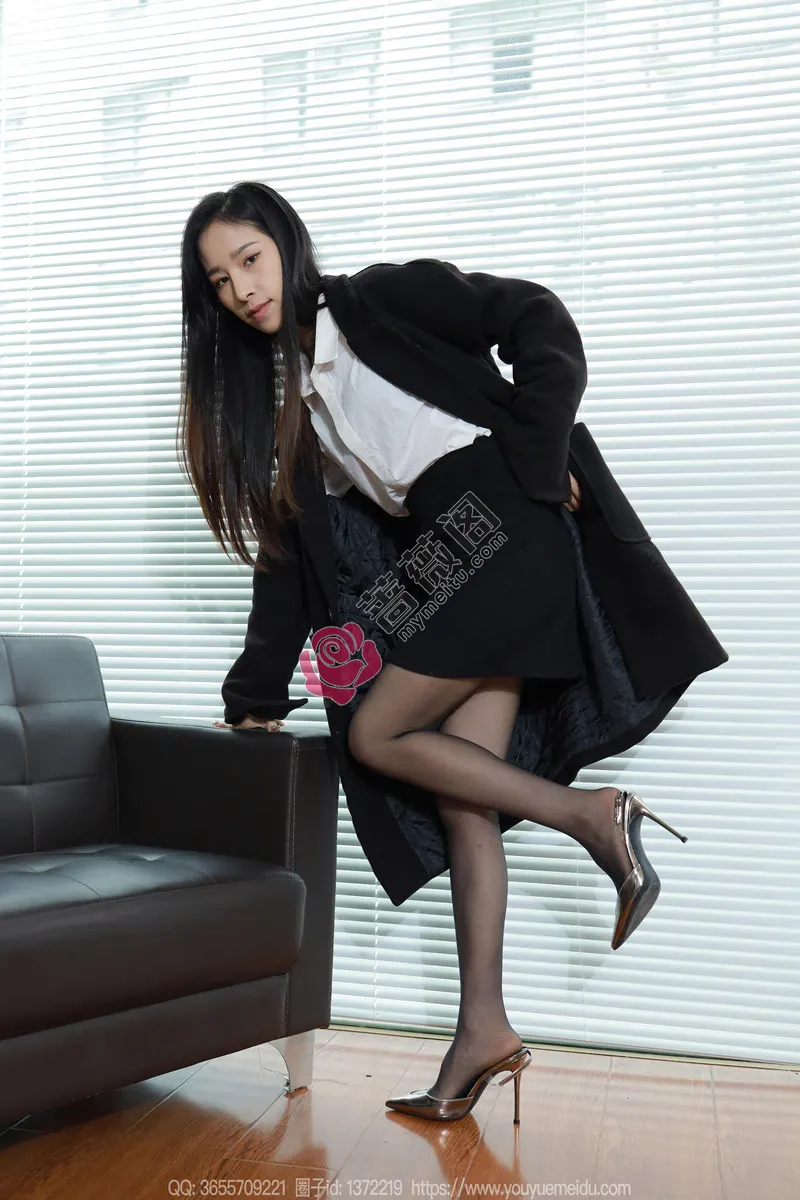 [IESS异思趣向] 2024.02.28 丝享家 1676 美子 节后上班 [90P-73MB] - 蔷薇阁-蔷薇阁