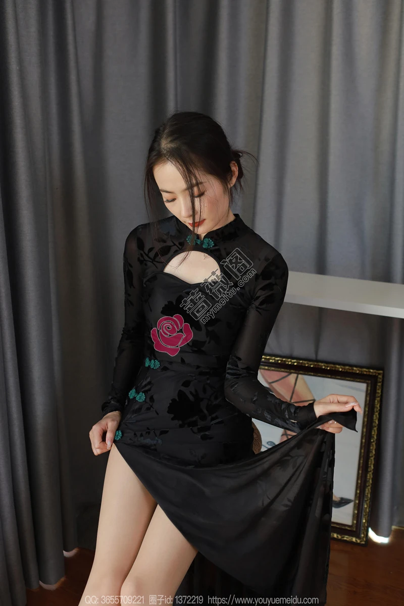 [IESS异思趣向] 2024.04.10 丝享家 1712 小金 高叉旗袍 [88P-69MB]-蔷薇阁