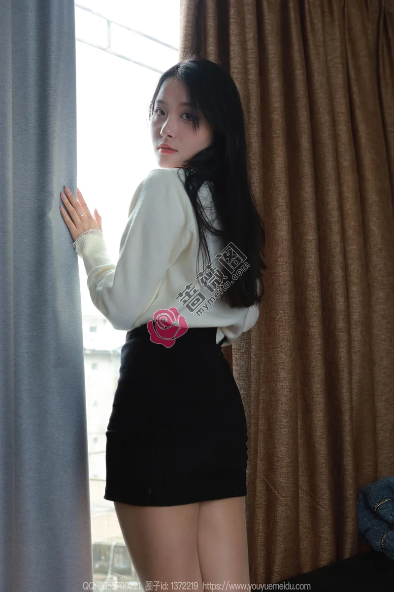 [IESS异思趣向] 2025.03.03 丝享家 1991 婉萍 酒杯美腿 [89P-101MB] - 蔷薇阁-蔷薇阁