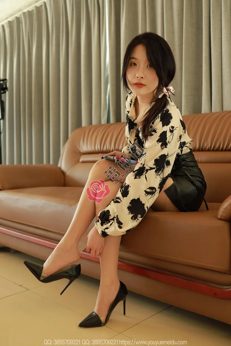 [IESS异思趣向] 2025.03.30 丝享家 2014 婉萍 双脚成行（上） [90P-85MB] - 蔷薇阁-蔷薇阁