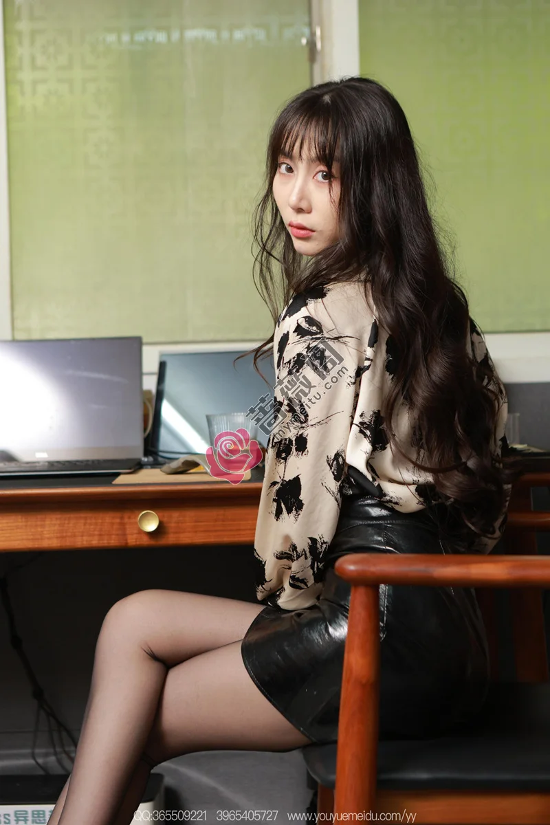 [IESS异思趣向] 2025.09.26 丝享家 2168 团团 楚楚动人 [89P-109MB]-蔷薇阁