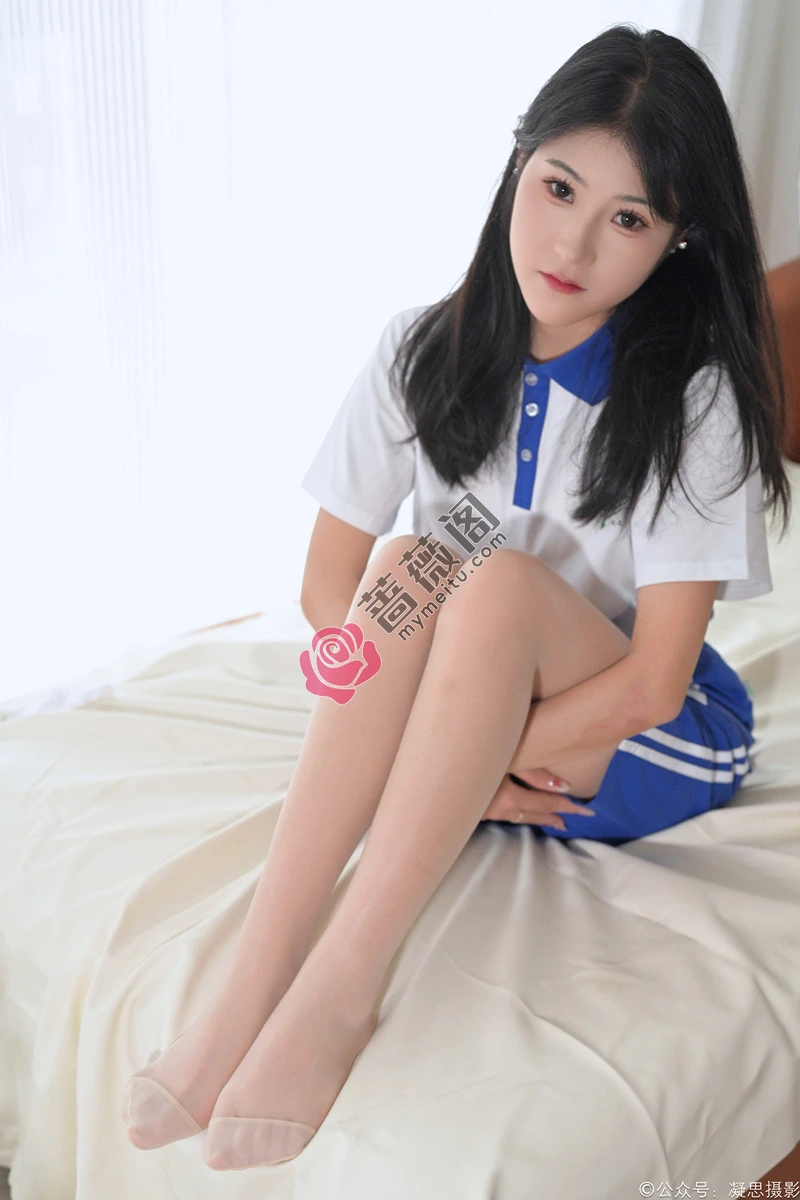 凝思摄影 NO.009 琦琦-校服、短白丝、连裤肉丝、帆布鞋 [136P+1V-2.36GB]-蔷薇阁
