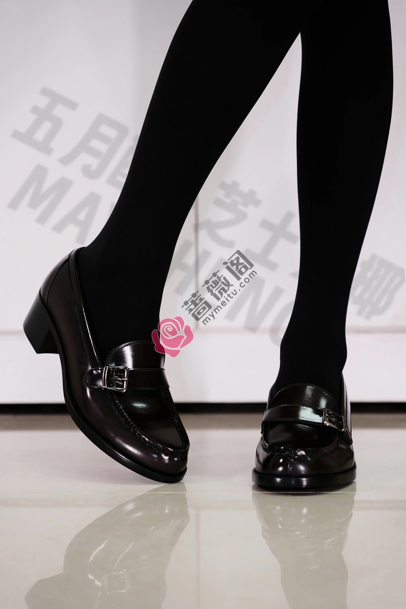 芝士好椰 NO.001 - Haruta 4600 and 黑连酷袜 [17P+3V-1.15GB]-蔷薇阁